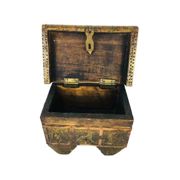 Antique Rustic Old World Hammered Tooled Brass Copper Wood Trinket Box Chest - Picture 3 of 12